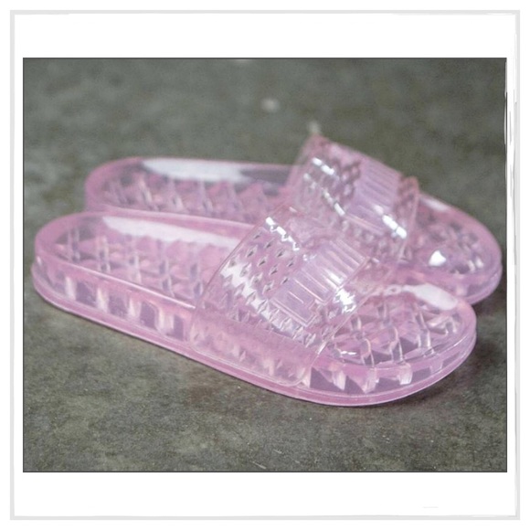 Fenty X Puma Rihanna Prism Pink Jelly Slides - Picture 2 of 4